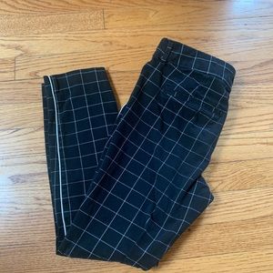 Old Navy Sz 6 pixie pants